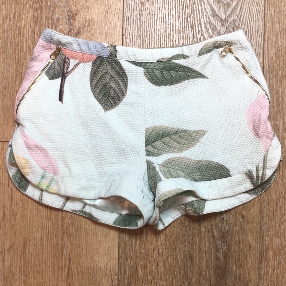 Ted Baker Denyse Distinguishing Rose Shorts 1/XS/4
